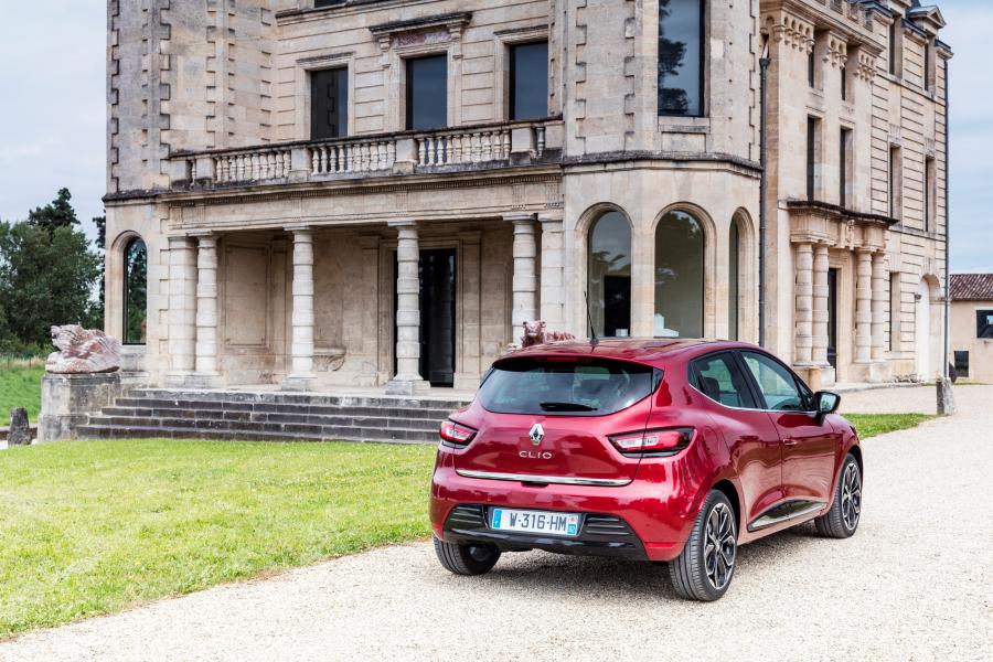  Renault Clio 2016 года  (фото 37 из 80)
